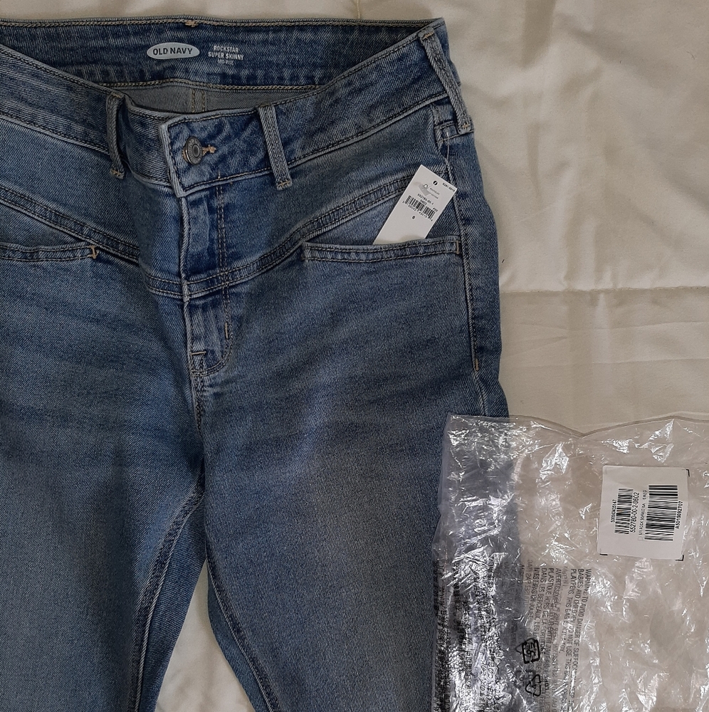 Old Navy Rockstar Super Skinny Jeans NWT